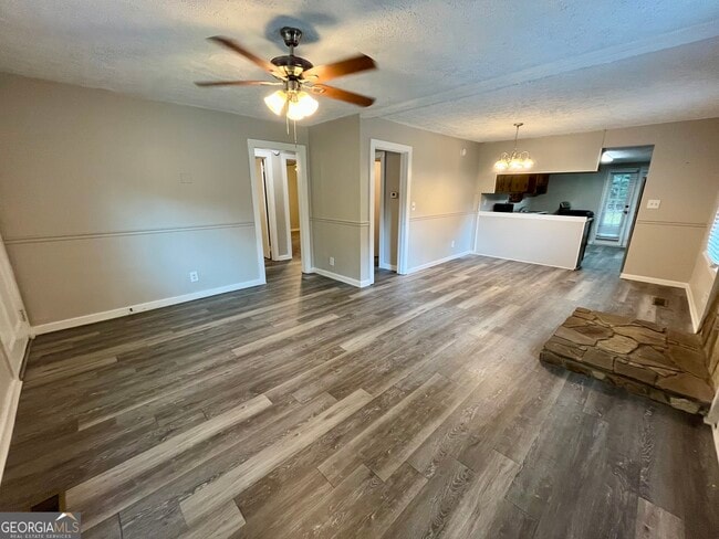 Building Photo - 5143 Pinecrest Dr SW