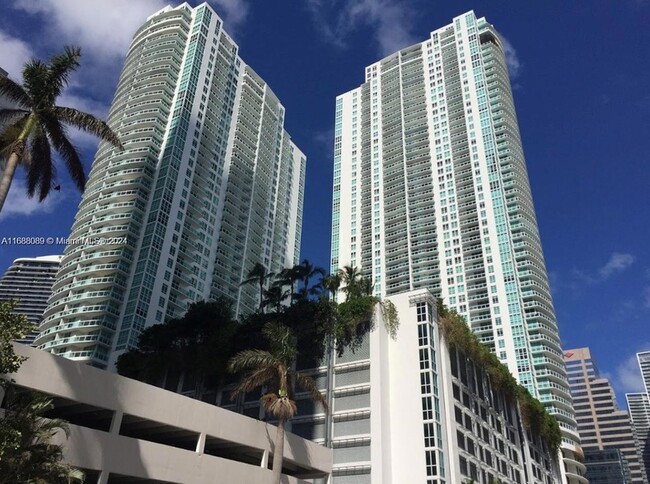 Building Photo - 950 Brickell Bay Dr