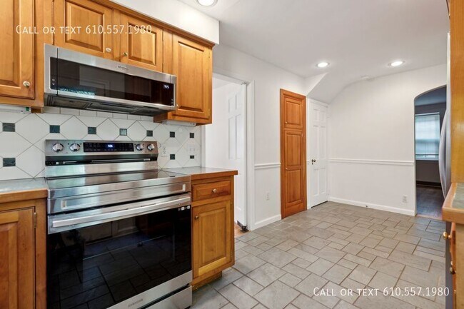 Building Photo - 544 Prescott Rd