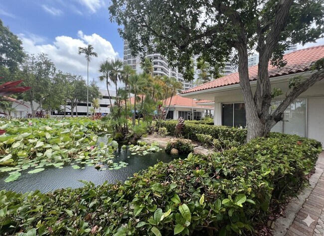 Building Photo - 3600 Mystic Pointe Dr