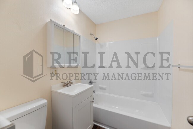 Building Photo - 5714 E Harry St