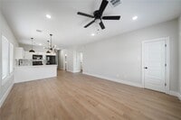 Building Photo - 402 E 37th St
