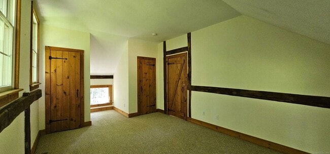 Building Photo - 50 Mountain Rd