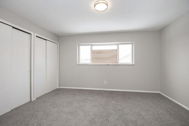 Building Photo - 2 BED 1.5 BATH UNIT IN THE BANBURY CONDOMI...