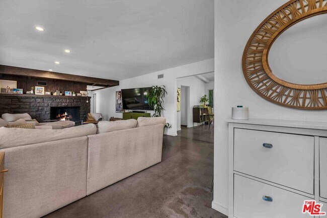 Building Photo - 3436 S Centinela Ave