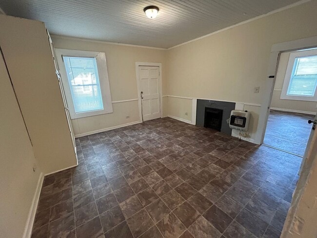 Building Photo - 73 Pine St