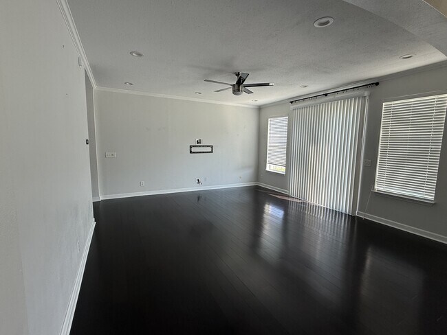 Building Photo - 717 Gazania Ln