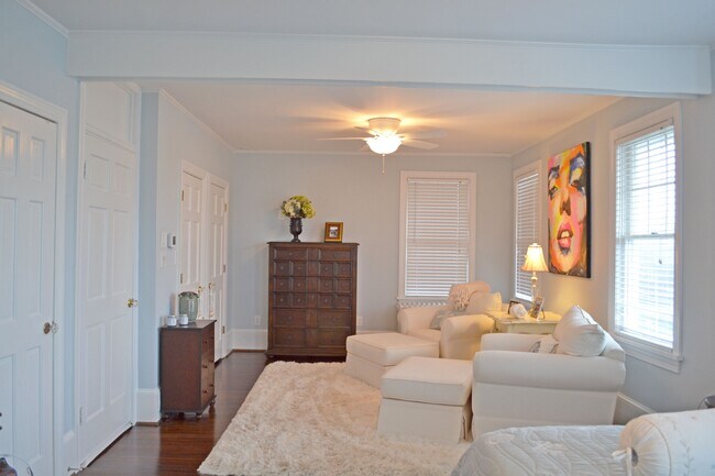 Building Photo - 16 S Somerset Ave