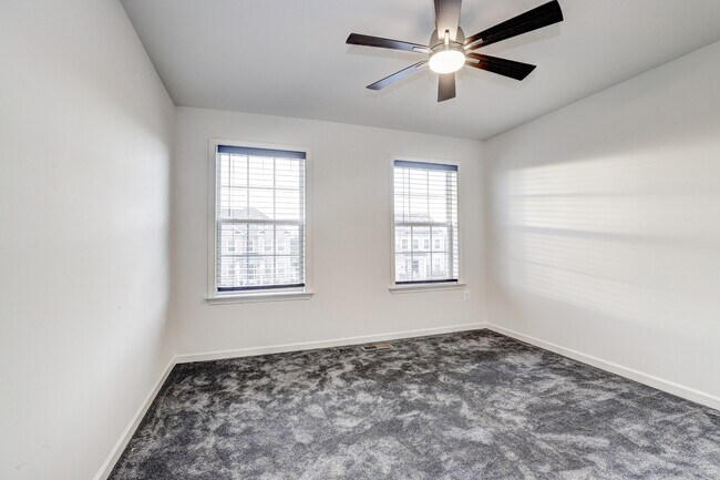 Building Photo - 9307 Drumman Dr