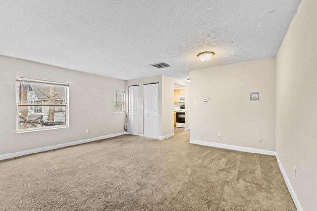 Building Photo - 3609 Balsam Ave
