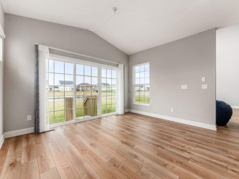 Building Photo - 9182 Gardenia Dr