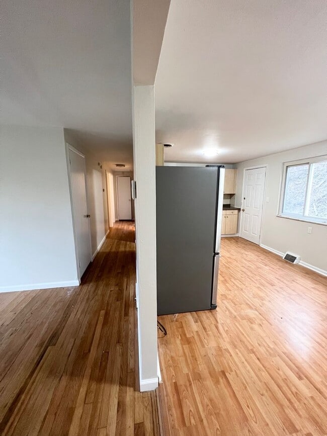 Building Photo - Beautiful 3 Bedroom 1 Bathroom in Penn Hil...