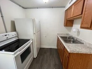 Building Photo - 5808 Stieren Dr