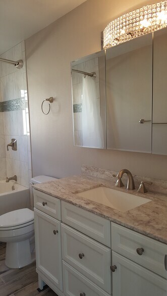 Building Photo - 133 S 18th Ave