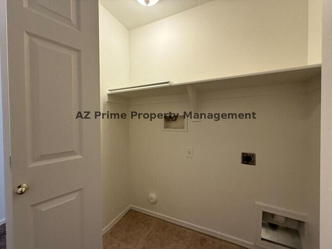 Building Photo - 11991 W Cabrillo Dr