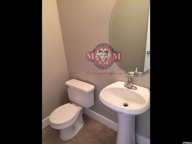 Building Photo - Beautiful 4 Bd 2.5 Bath Home in Sandy