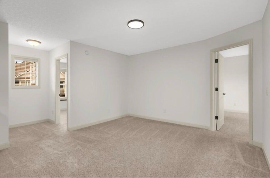 Building Photo - 3223 Red Oak Trl