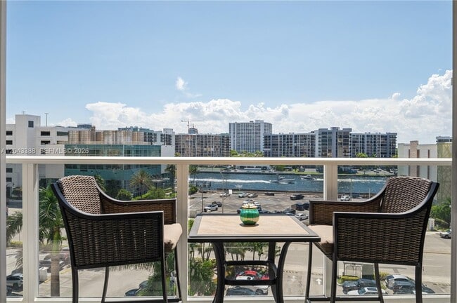 Building Photo - 3505 S Ocean Dr