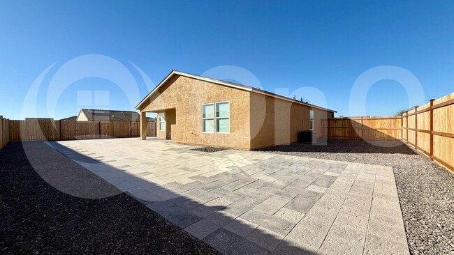 Building Photo - 14515 S Vera Cruz Rd