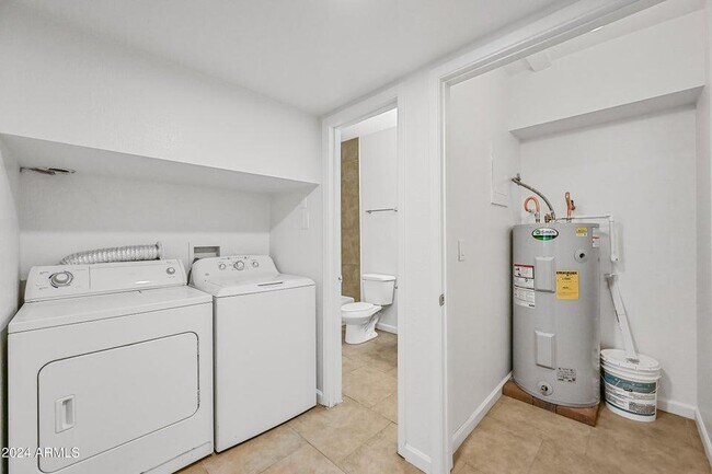 Building Photo - 1518 W Colter St