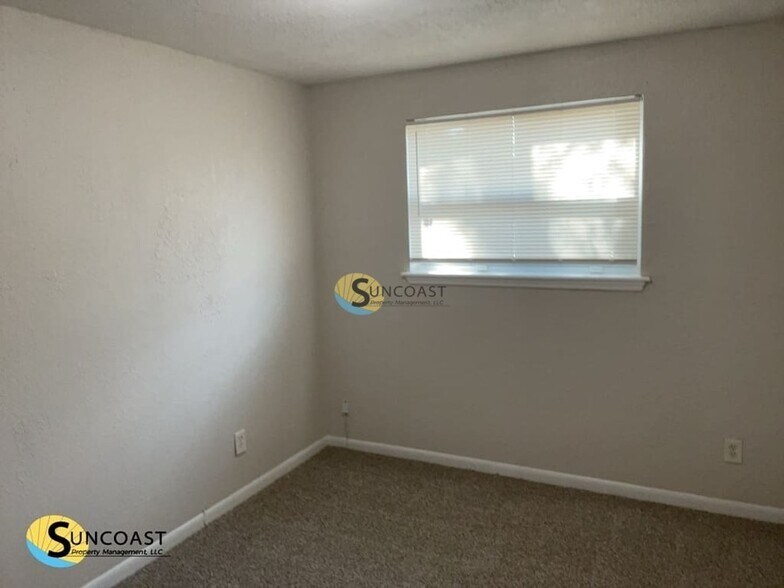 Building Photo - 4805 Locksley Ave