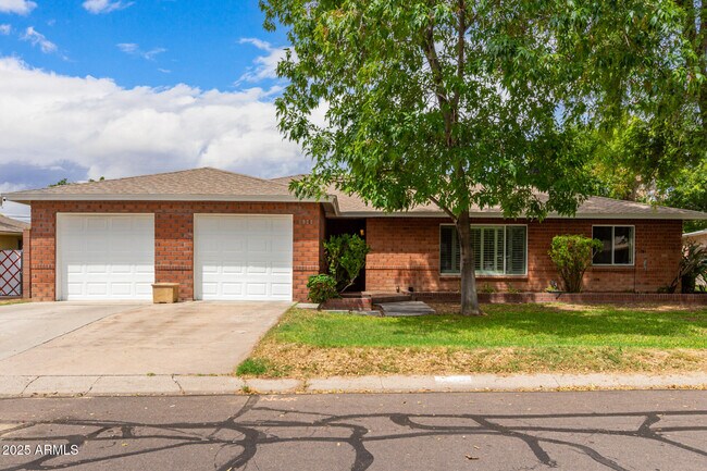 Primary Photo - 1928 E Palo Verde Dr