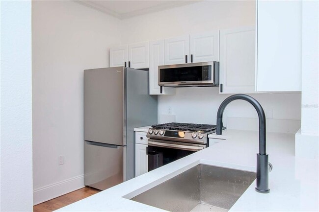 Building Photo - 2732 Via Murano