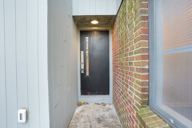 Building Photo - 8 Quarry Cor