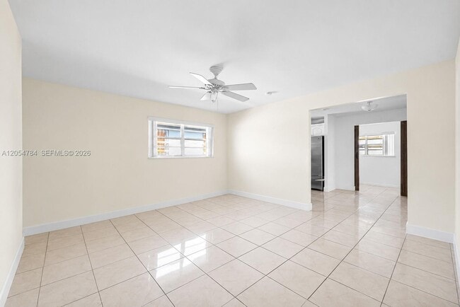 Building Photo - 3233 SW 25th St