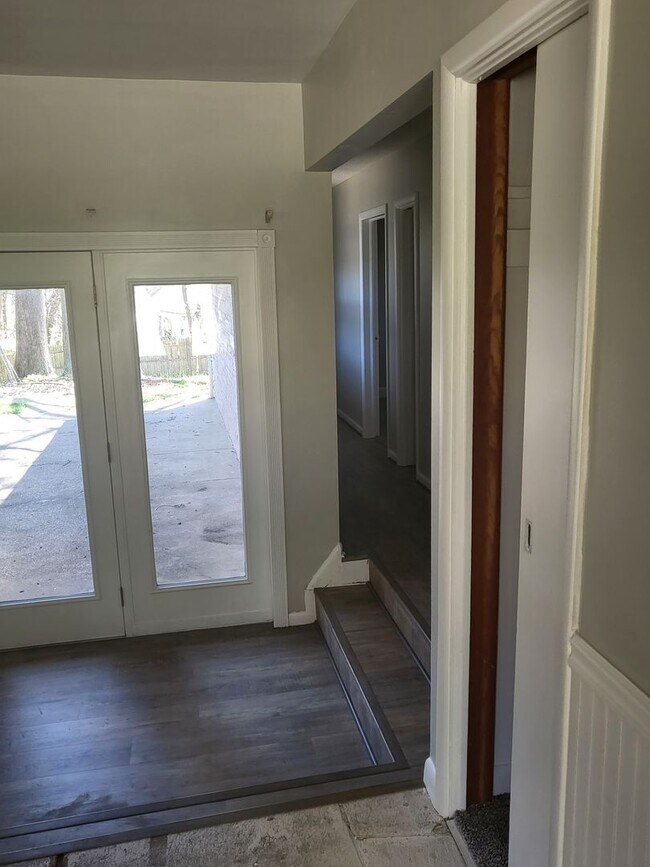 Building Photo - 507 Pfeiffer Rd