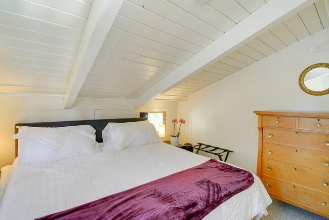 Building Photo - 50 E Treasure Island Dr