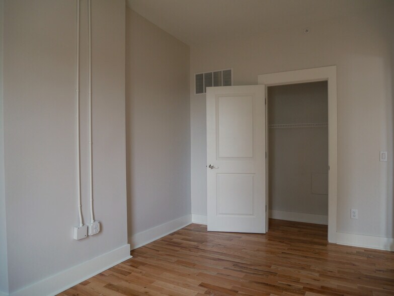 Building Photo - 3113 Warsaw Ave