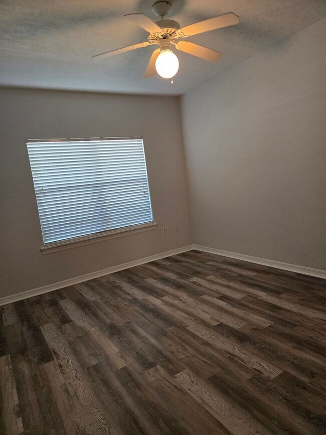 Building Photo - 3 Bedroom/ 2 Bath home at The Greens at West End