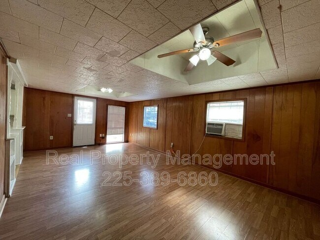 Building Photo - 1213 N Coolidge Ave