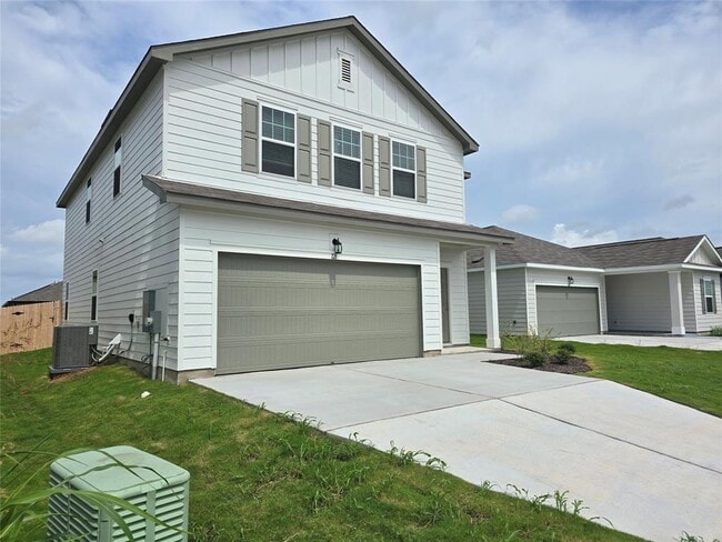 Building Photo - 121 Blazilmar Ln