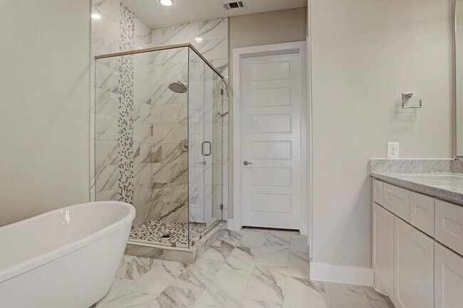 Building Photo - 2643 Fountain Key Blvd