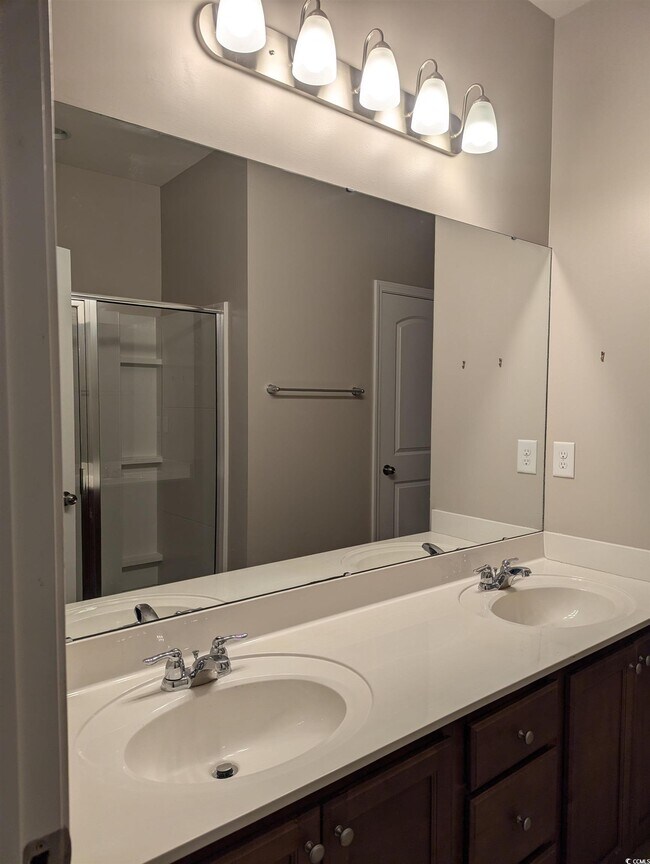 Building Photo - 107 Machrie Loop