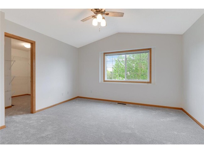 Building Photo - 15921 Finch Ln