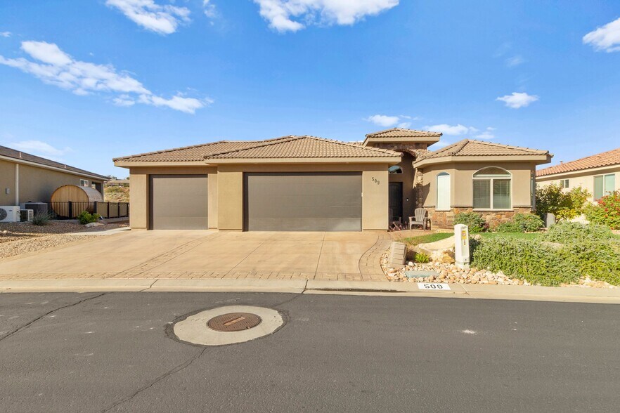 Building Photo - 509 N Creek Ridge Cir