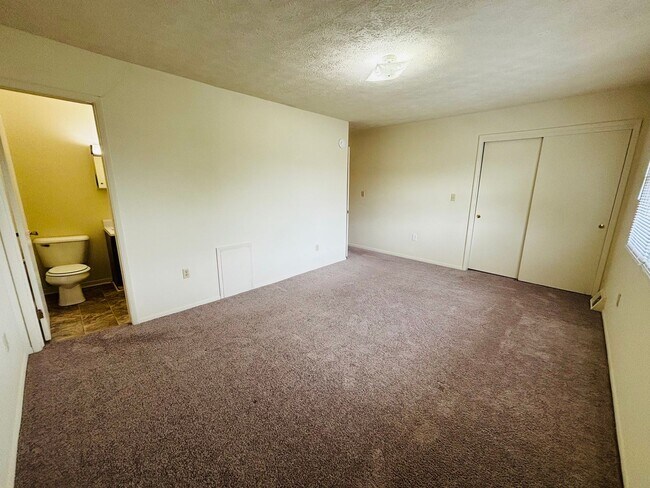 Building Photo - 307 Fairfax Rd