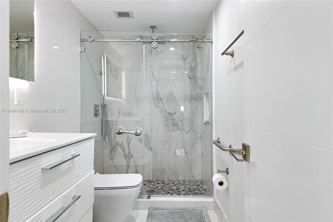 Building Photo - 1950 S Ocean Dr