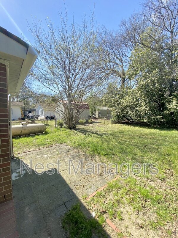 Building Photo - 3808 Hartwell Rd