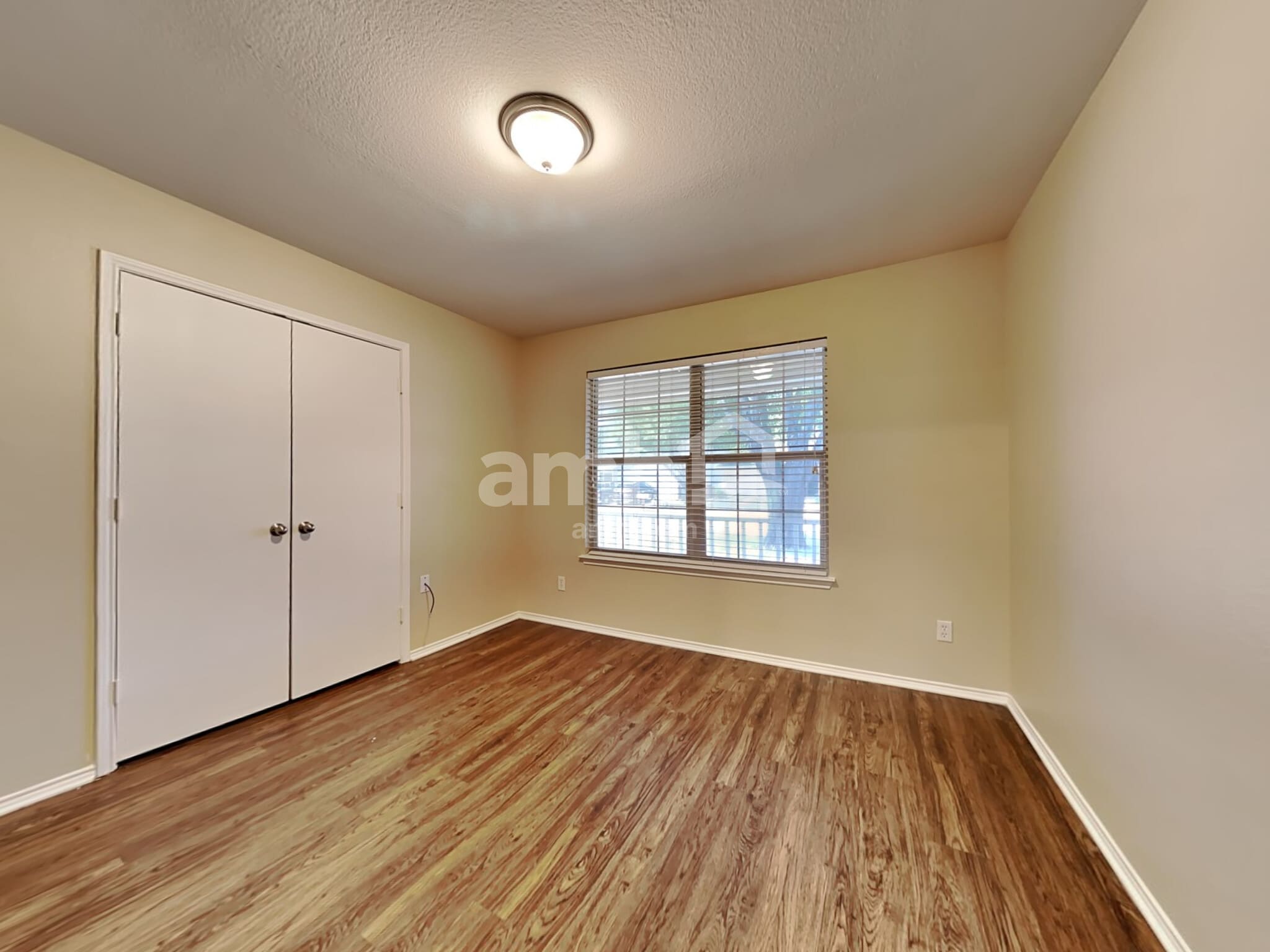 Building Photo - 1576 Sandhurst Dr