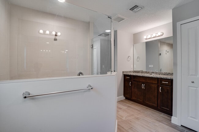 Building Photo - 5809 NW Beckham Ct
