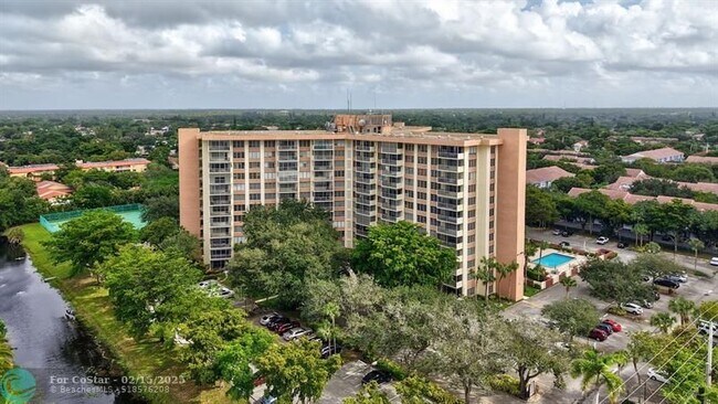 Building Photo - 10777 W Sample Rd