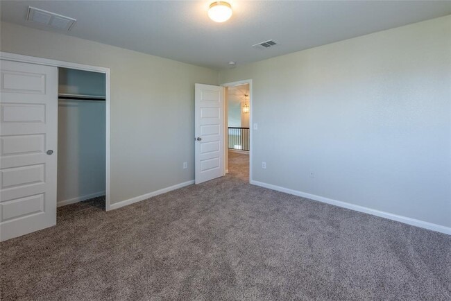 Building Photo - 710 Mitchell Dr