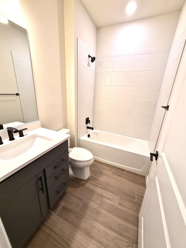 Building Photo - 8295 Vaulting Dr