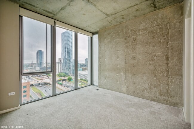 Building Photo - 659 W Randolph St
