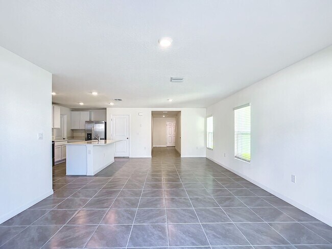 Building Photo - Pet-Friendly 5BR Home in Ocala | Spacious Living in Ocala Crossings South