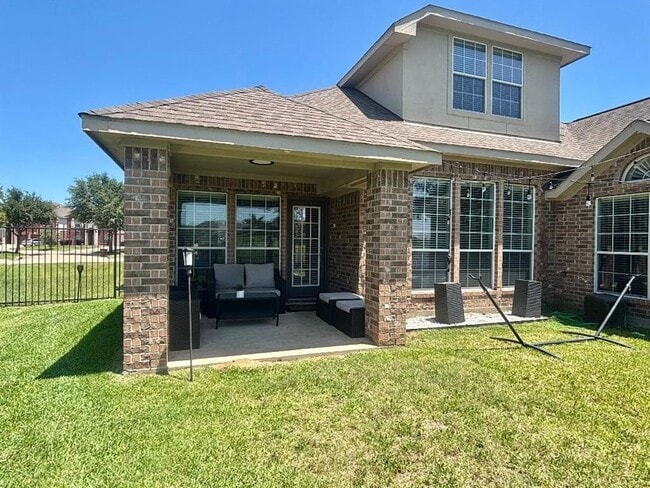 Building Photo - 8527 Cape Royal Dr